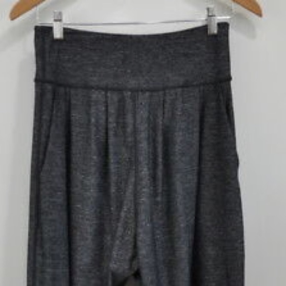 Lululemon Harem Crop Size 6